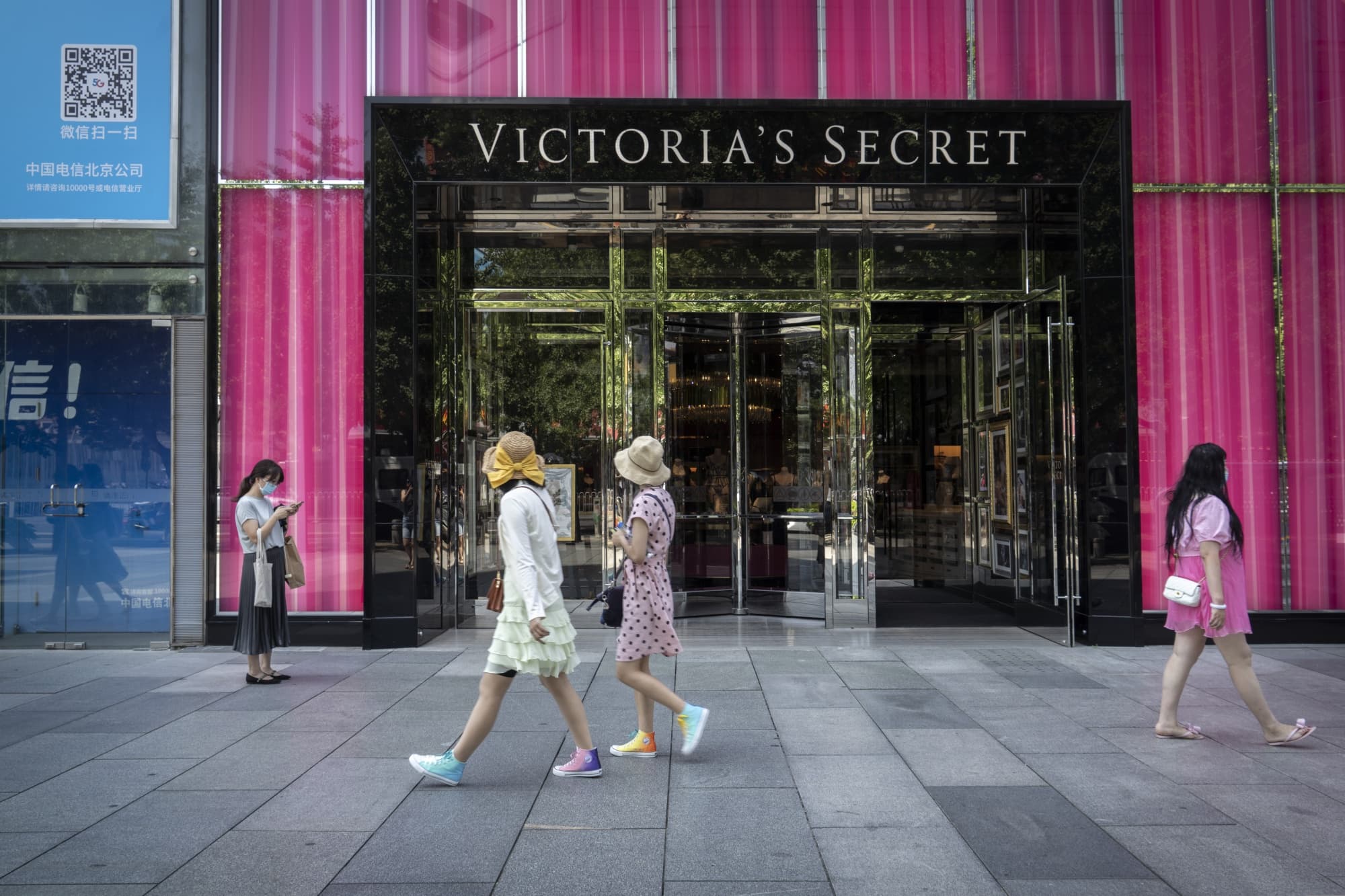 Victoria's Secret Stock Gains 12% Following Strong Q1 Preannouncement